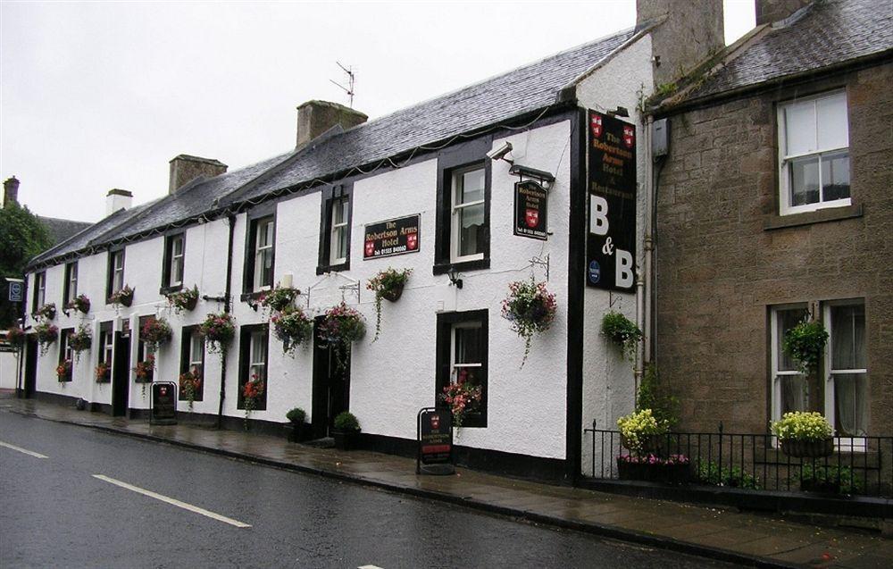 The Robertson Arms Hotel Carnwath Esterno foto
