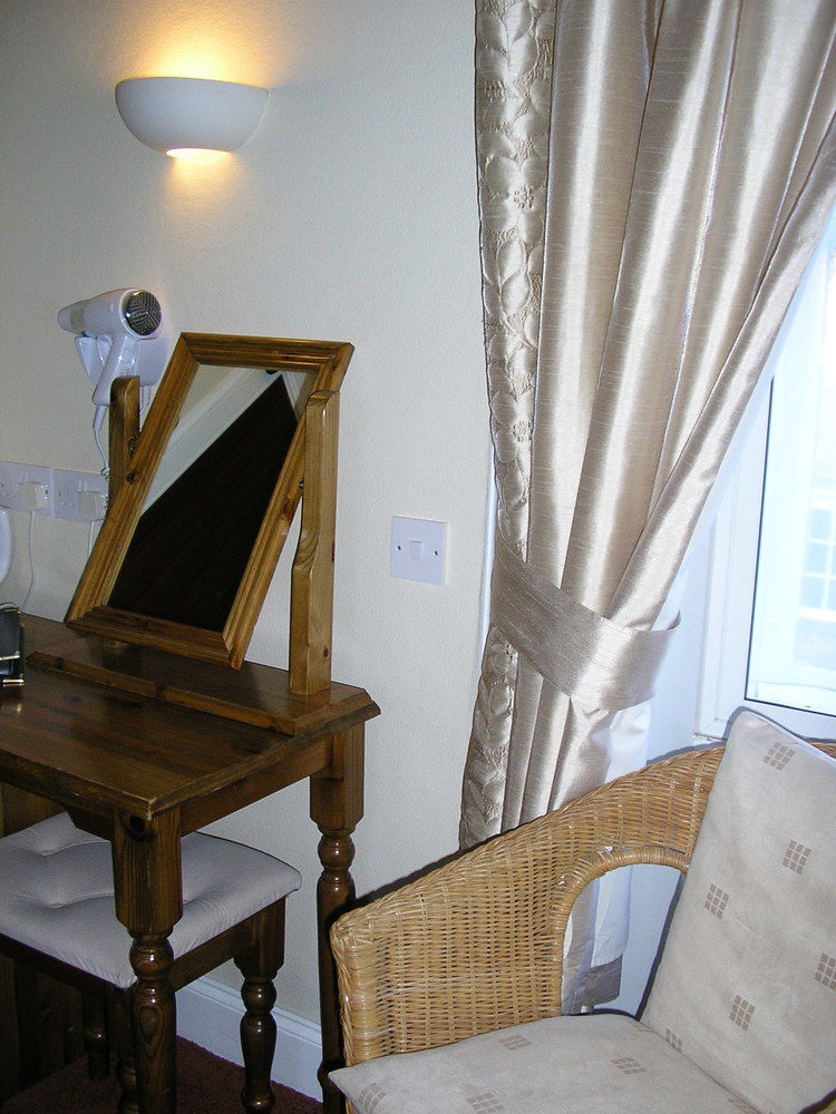 The Robertson Arms Hotel Carnwath Esterno foto