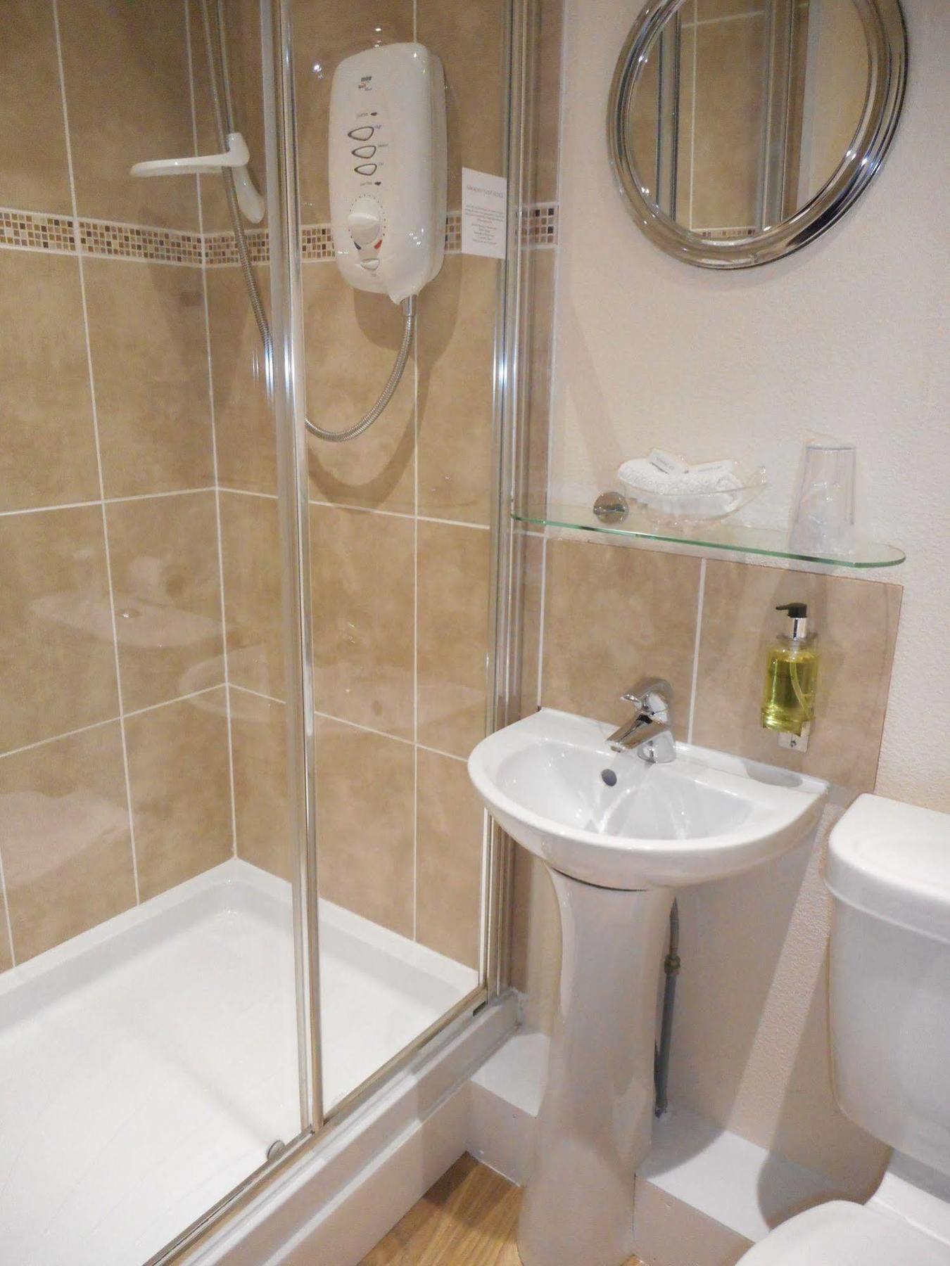 The Robertson Arms Hotel Carnwath Esterno foto